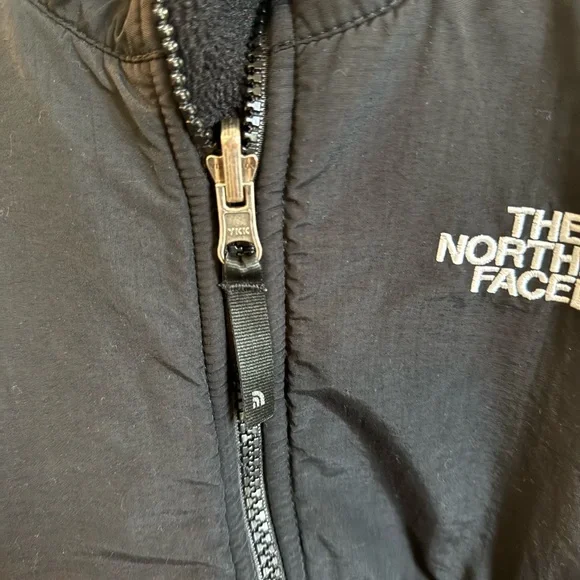 The North Face Classic Black Zip-Up Jacket - Picture 4 of 10